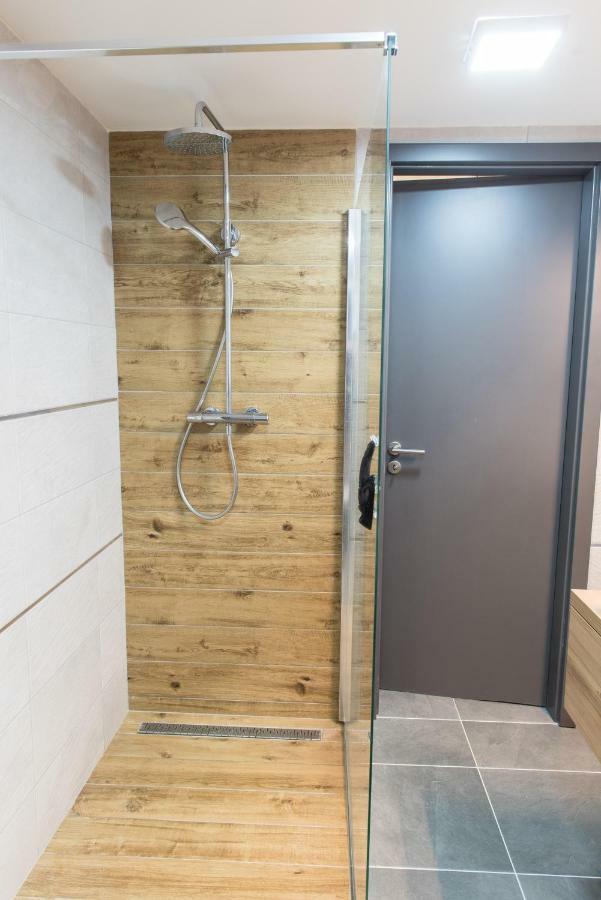 New Loft Style Appartman In The Heart Of The City Budapest Luaran gambar